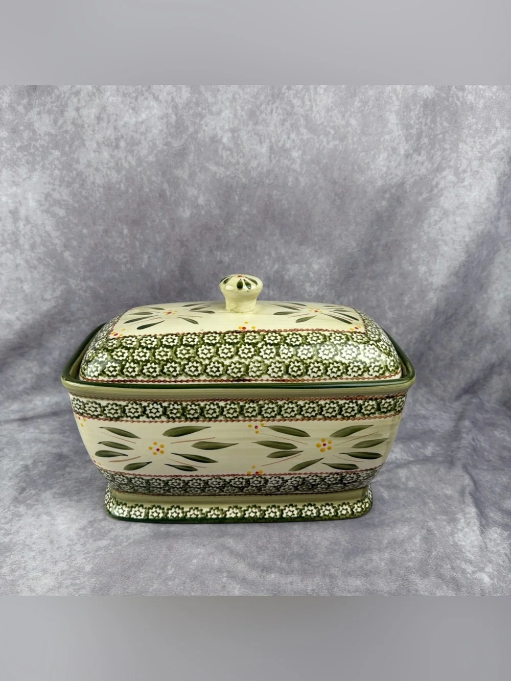 Temp-Tations Old World Green Ceramic Bread Box with Lid Ovenware by Tara